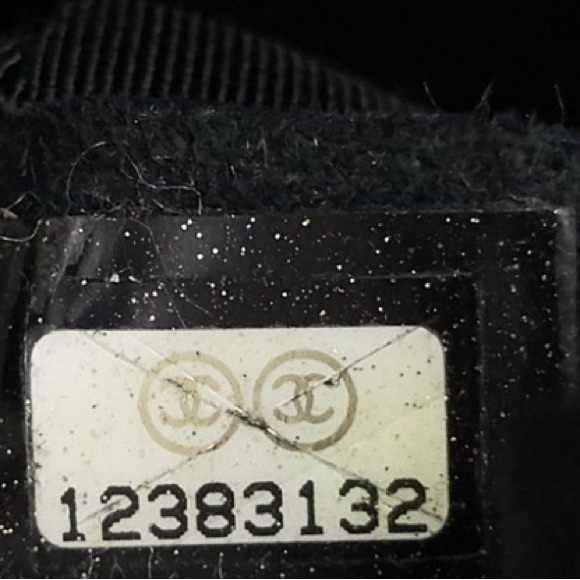 Chanel Cerf Executive Caviar Leather Tote Bag
Black - Picture 8 of 9